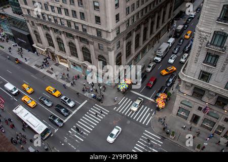 Von hoch oben auf die Kreuzung New York City Stockfoto