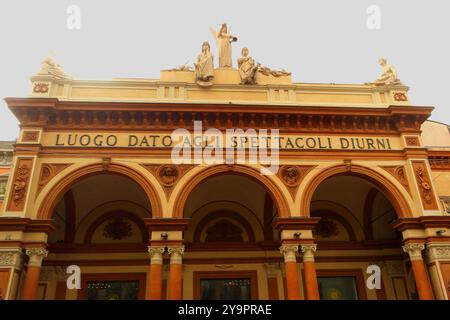 Blick auf das Teatro del Sole in Bologna. Juni 2024 Bologna, Emilia Romagna, Italien Stockfoto