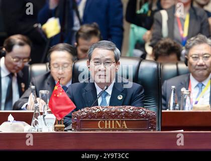 Vientiane, Laos. Oktober 2024. Der chinesische Ministerpräsident Li Qiang nimmt am 11. Oktober 2024 am 19. Ostasiengipfel in Vientiane, Laos, Teil. Quelle: Ding Haitao/Xinhua/Alamy Live News Stockfoto