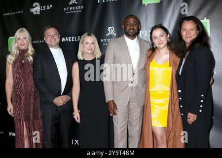 Woodside, USA. Oktober 2024. LOS ANGELES – 10. OCT: Olivia June, Zak Williams, Amy Poehler, Wayne Brady, Zelda Williams, Marsha Garces Williams bei The Bring Change 2 Mind's 12th Annual Revels and Revelations at the Private Residence am 10. Oktober 2024 in Woodside, CA (Foto: Katrina Jordan/SIPA USA) Credit: SIPA USA/Alamy Live News Stockfoto