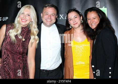 LOS ANGELES – 10. OCT: Olivia June, Zak Williams, Zelda Williams, Marsha Garces Williams bei The Bring Change 2 Mind's 12th Annual Revels and Revelations at the Private Residence am 10. Oktober 2024 in Woodside, CA (Foto: Katrina Jordan/SIPA USA) Stockfoto