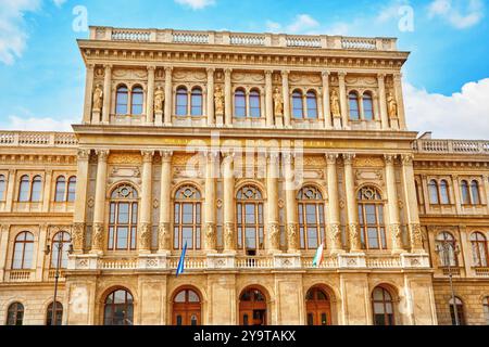 Ungarische Akademie der Wissenschaften - ist die wichtigsten und prestigeträchtigsten Gelehrtengesellschaft von Ungarn. Es hat seinen Sitz am Ufer der Donau in Budapest. Stockfoto