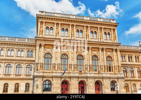 Ungarische Akademie der Wissenschaften-wichtigsten und prestigeträchtigsten Gelehrtengesellschaft Ungarns ist. Seinen Platz am Ufer der Donau in Budapest. Stockfoto