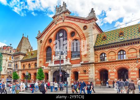 BUDAPEST, Ungarn-Mai 06, 2016:Great Markthalle oder zentralen Markt Hall(Hungarian-Nagyvasarcsarnok)-größte und älteste Markthalle in Budapest, Ungarn Stockfoto