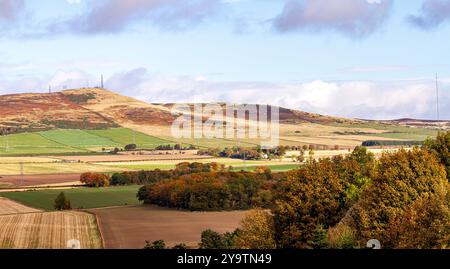 Die Herbstsonne schafft wunderschöne Landschaften der umliegenden Dundee-Landschaft, einschließlich Strathmore Valley und den Sidlaw Hills in Schottland Stockfoto