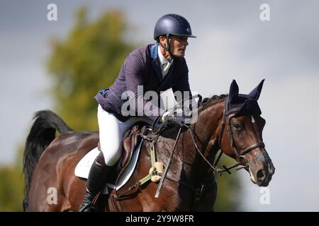 Gaspard Maksud reitet in Saragoza während der Defender Burghley Horse Trials im Burghley House bei Stamford, Lincolnshire. Bilddatum: Sonntag, 8. September 2024. Stockfoto