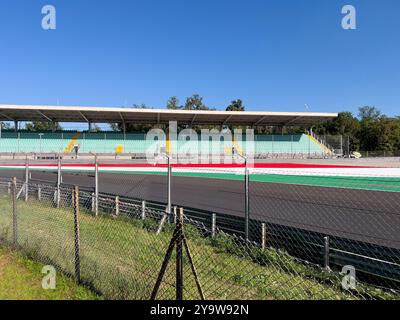 Monza, Italien - 10. September 2024: curva parabolica auf dem Monza Circuit Stockfoto