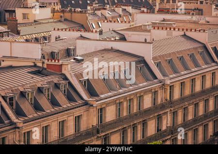 Pariser Prestige: Die raffinierte urbane Landschaft der Stadt des Lichts Stockfoto