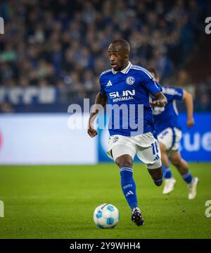 Gelsenkirchen, Deutschland. Oktober 2024. Christopher Antwi-Adjei (S04) FC Schalke 04 - Hertha BSC Berlin 05.10.2024 Copyright (nur für journalistisch Stockfoto