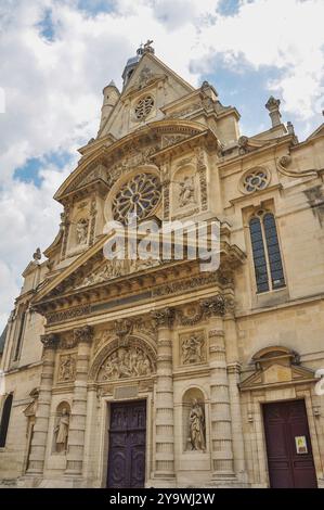 Saint-Etienne-du-Mont, eine katholische Kirche in Paris, an der Montagne Sainte-Geneviève, in der Nähe des berühmten Monuments Panthéon Stockfoto