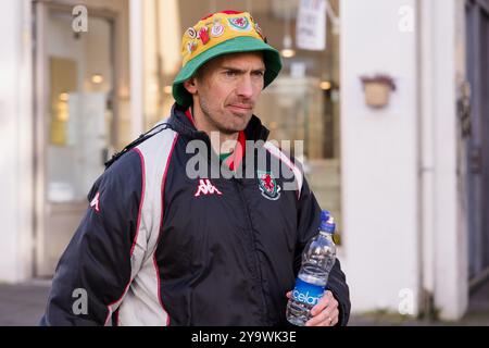 REYKJAVIK, Island. Oktober 2024. Walisische Fans vor dem Spiel der UEFA Nations League 2025 zwischen Island und Wales im Laugardalsvöllur Stadium am 11. Oktober. (Bild von John Smith/FAW) Credit: Football Association of Wales/Alamy Live News Credit: Football Association of Wales/Alamy Live News Stockfoto