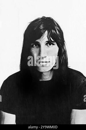 Roger Waters. Porträt von George Roger Waters (* 1943), einem der Gründer der britischen Rockgruppe Pink Floyd, 1971. Stockfoto