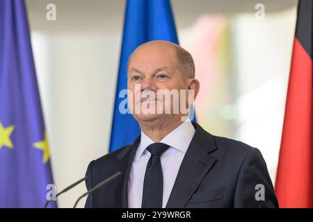 Deutschland, Berlin, Kanzleramt, Eintreffen des ukrainischen Praesidenten Wolodymyr Selenskyj am Bundeskanzleramt, und kurze Statements, im Bild v.l.: OLAF Scholz - Bundeskanzler Kanzleramt Berlin, 11.10. 2024, *** GER, Berlin, Kanzleramt, Ankunft des ukrainischen Präsidenten Wolodymyr Selenskyj im Bundeskanzleramt, und kurze Ausführungen, im Bild von Olaf Scholz Bundeskanzleramt Berlin, 11 10 2024, Copyright: HMBxMedia/UwexKoch Stockfoto