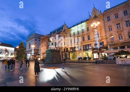 Ban Jelacic Platz bei Nacht. Zagreb, Kroatien Stockfoto