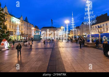 Ban Jelacic Platz bei Nacht. Zagreb, Kroatien Stockfoto