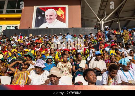 Papua-Neuguinea, Region Golf von Papua, National Capital District, Port Moresby City, Besuch von Papst Franziskus in Papua-Neuguinea vom 6. Bis 9. September 2024, Sir John Guise Stadium, Gläubige anlässlich eines Treffens zwischen Papst Franziskus und Papuaner Jugend Stockfoto