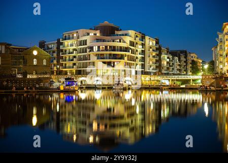 Porto Kai im schwimmenden Hafen in bristol Stockfoto