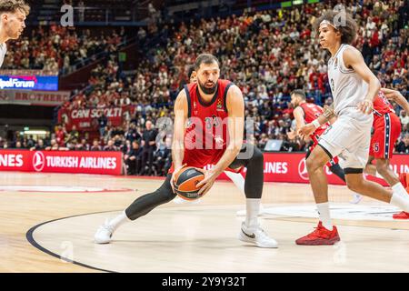 Nikola Mirotic #33 von EA7 Emporio Armani Milan - EA7 Emporio Armani Milano vs Paris Basketball - EuroLeague Korb 2024-2025 - Mailand 11 oktober 2024 Credit: Kines Milano/Alamy Live News Stockfoto