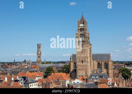 Belgien, Westflandern, Brügge, historisches Zentrum, das zum UNESCO-Weltkulturerbe gehört, St. Salvator Kathedrale, erbaut im 10. Jahrhundert, die älteste Pfarrkirche in Brügge, Glockenturm im Hintergrund Stockfoto