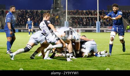 Oktober 2024; Salford Community Stadium, Salford, Lancashire, England; English Premiership Rugby, Sale Sharks versus Newcastle Falcons; Sam Stuart von Newcastle Falcons genehmigt Credit: Action Plus Sports Images/Alamy Live News Stockfoto