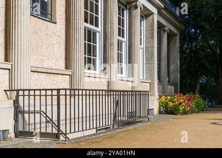 Berlin 2024: Haus der Wannsee Konferenz Gedenkstätte und Bildungsstätte. Hier wurde 1942 der Holocaust der Juden organisiert. Heute ist es so Stockfoto