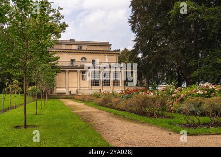 Berlin 2024: Haus der Wannsee Konferenz Gedenkstätte und Bildungsstätte. Hier wurde 1942 der Holocaust der Juden organisiert. Heute ist es so Stockfoto