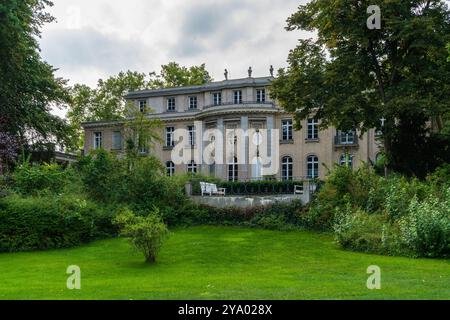 Berlin 2024: Haus der Wannsee Konferenz Gedenkstätte und Bildungsstätte. Hier wurde 1942 der Holocaust der Juden organisiert. Heute ist es so Stockfoto