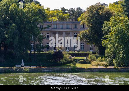 Berlin 2024: Haus der Wannsee Konferenz Gedenkstätte und Bildungsstätte. Hier wurde 1942 der Holocaust der Juden organisiert. Heute ist es so Stockfoto