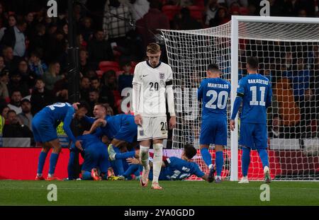 London, Großbritannien. Oktober 2024. Cole Palmer aus England sieht niedergeschlagen aus, nachdem Griechenland sein 2. Tor erzielte. England gegen Griechenland, Spiel der Gruppe F der UEFA Nations League im Wembley Stadium in London am Donnerstag, den 10. Oktober 2024. Nur redaktionelle Verwendung. bild von Sandra Mailer/Andrew Orchard Sportfotografie/Alamy Live News Credit: Andrew Orchard Sportfotografie/Alamy Live News Stockfoto