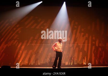 Porto, Portugal. Oktober 2024. Demo (Antonio Conde) des portugiesischen Soul- und Hip-Hop-Duos Deep Soul, live während eines Konzerts im Coliseu do Porto. Quelle: SOPA Images Limited/Alamy Live News Stockfoto