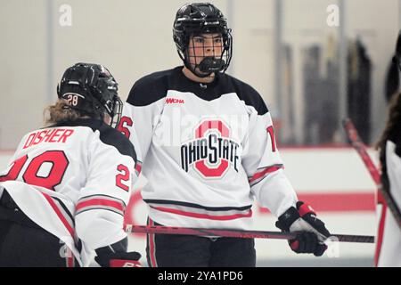 Columbus, Ohio, USA. Oktober 2024. Ohio State Stürmer Joy Dunne (16) gegen Minnesota in ihrem Spiel in Columbus, Ohio. Brent Clark/Cal Sport Media/Alamy Live News Stockfoto