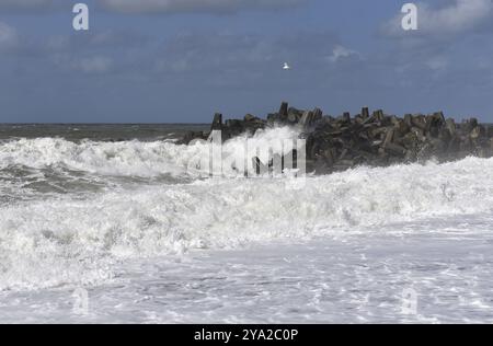 Tetrapoden während eines Sturms in der Nordsee, Dänemark, Europa Stockfoto