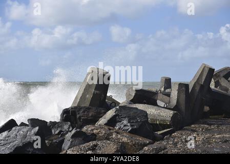 Tetrapoden während eines Sturms in der Nordsee, Dänemark, Europa Stockfoto