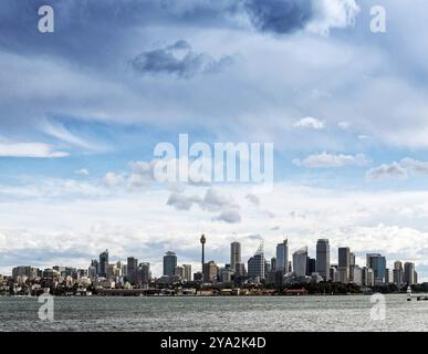 Innenstadt von sydney CBD City City City City City City in australien aus dem Wasser, das von der männlichen Fähre genommen wird Stockfoto