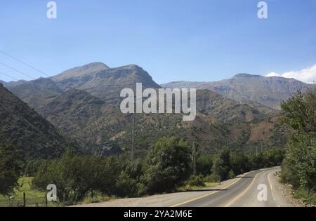 Cajon del Maipo ist ein Canyon im Südosten der Anden der Metropolregion Santiago in Chile. Er umfasst den oberen Maipo Rive Stockfoto