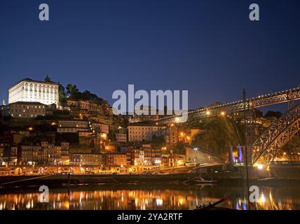 Ribeira Altstadt von porto portugal bei Nacht Stockfoto