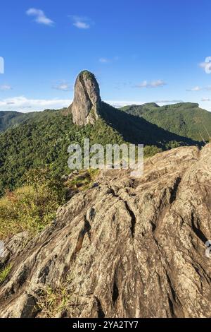 Pedra do Bau, Felsengipfel in Sao Bento do Sapucai, Brasilien. Südamerika Stockfoto