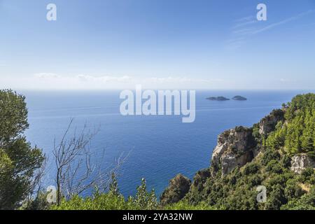 Amalfiküste, Italien. Unglaubliche Straße und Landschaft Stockfoto