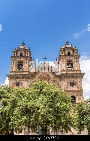 Cuzco in Peru, Panoramablick auf den Hauptplatz und die Kathedrale. Südamerika Stockfoto