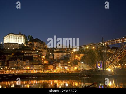 Ribeira Gegend von porto portugal bei Nacht Stockfoto