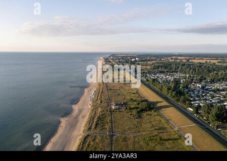 Dahme, Deutschland, 31. Juli 2021: Drone View of Dahme Beach in Schleswig-Holstein, Europa Stockfoto