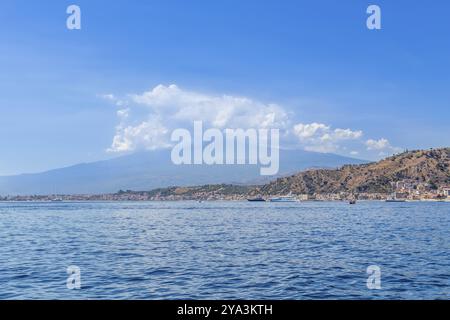 Malerischer Blick auf den Ätna von Taormina, Sizilien, Italien, Europa Stockfoto