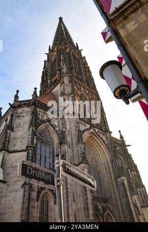 Fassade der Lambertkirche auf dem Prinzipalmarkt in Münster, Nordrhein-Westfalen Stockfoto