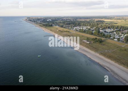 Dahme, Deutschland, 31. Juli 2021: Drone View of Dahme Beach in Schleswig-Holstein, Europa Stockfoto