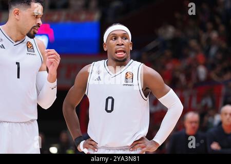 TJ Short (Paris Basketball) &amp; Collin Malcom (Paris Basketball) während der EA7 Emporio Armani Milano vs Paris Basketball, Basketball Euroleague Spiel in Mailand, Italien, 11. Oktober 2024 Credit: Independent Photo Agency Srl/Alamy Live News Stockfoto