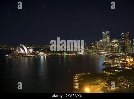 Sydney Hafen mit Opernhaus in australien bei Nacht Stockfoto