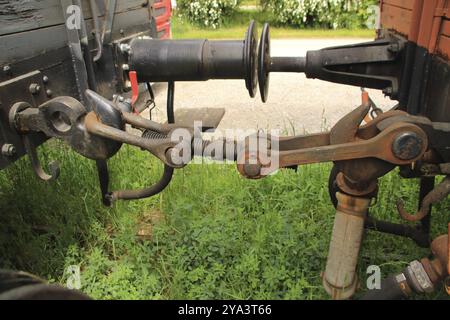 Puffer und Kupplung an einem alten Eisenbahnwaggon Stockfoto