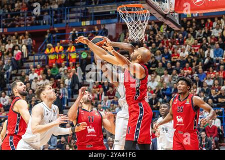 - EA7 Emporio Armani Milano vs Paris Basketball - EuroLeague Korb 2024-2025 - Mailand 11 oktober 2024 Credit: Kines Milano/Alamy Live News Stockfoto