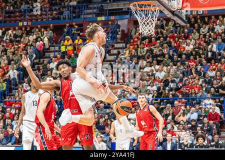 - EA7 Emporio Armani Milano vs Paris Basketball - EuroLeague Korb 2024-2025 - Mailand 11 oktober 2024 Credit: Kines Milano/Alamy Live News Stockfoto