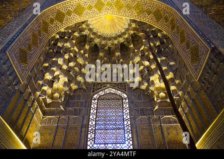 Detail der inneren Kuppel des Gur-Emir-Mausoleums in Samarkand Stockfoto